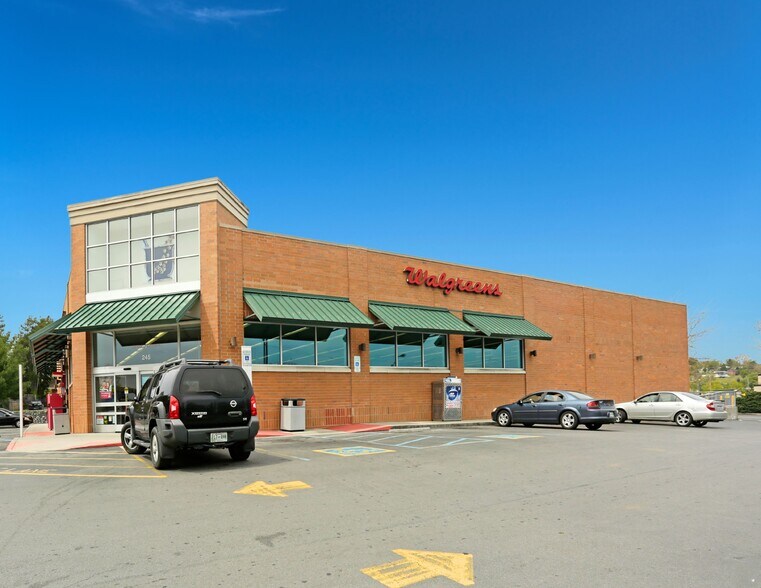 More Photos Of 245 S Main St, Clinton General Retail For Sale