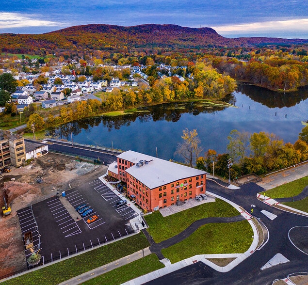 More Photos Of 3 Ferry St, Easthampton Office For Lease