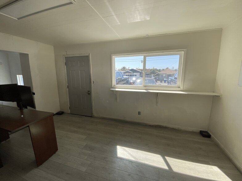 More Photos Of 7620 North Ave, Lemon Grove Service For Lease