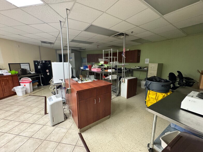 More Photos Of 1215 Dunn Ave, Jacksonville Medical For Lease