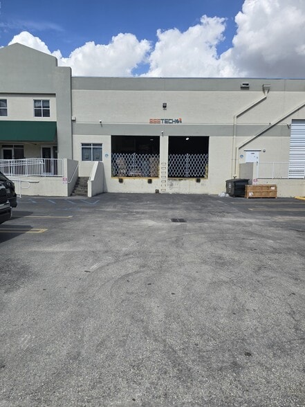 Primary Photo Of 4650-4698 NW 74th Ave, Miami Warehouse For Lease