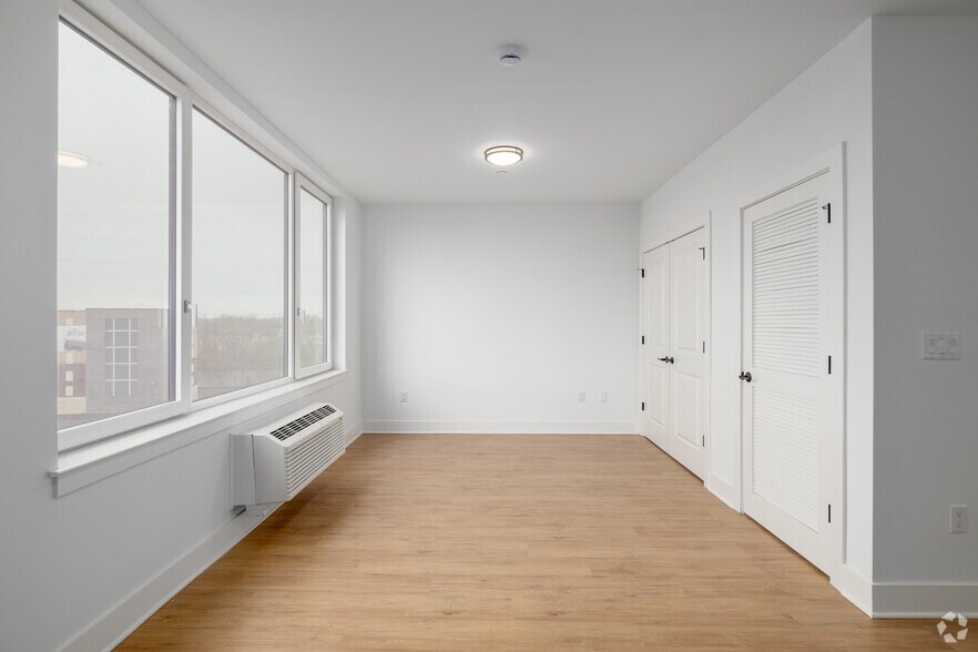 More Photos Of 300 E Main St, Bound Brook Apartments For Lease