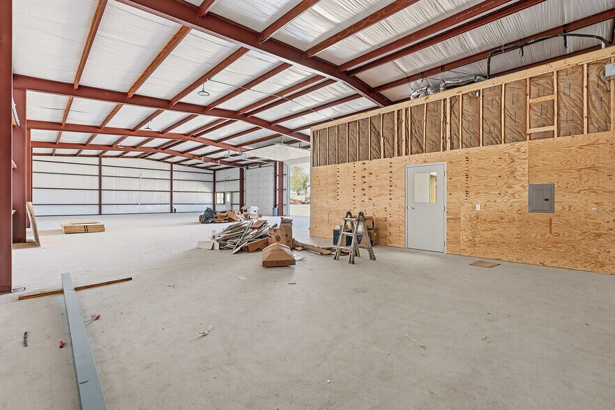 More Photos Of 7748 E US Highway 290, Johnson City Warehouse For Sale
