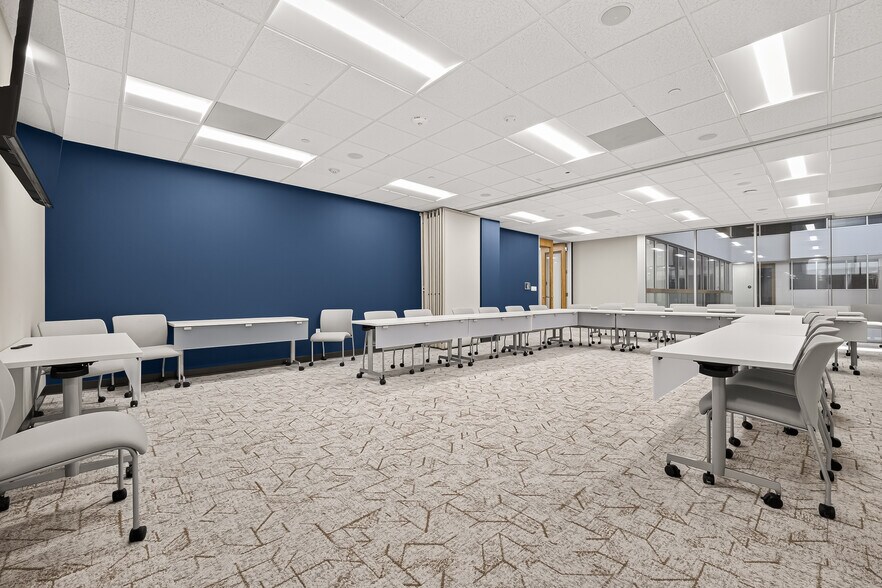 More Photos Of 9800 Richmond Ave, Houston Office For Lease