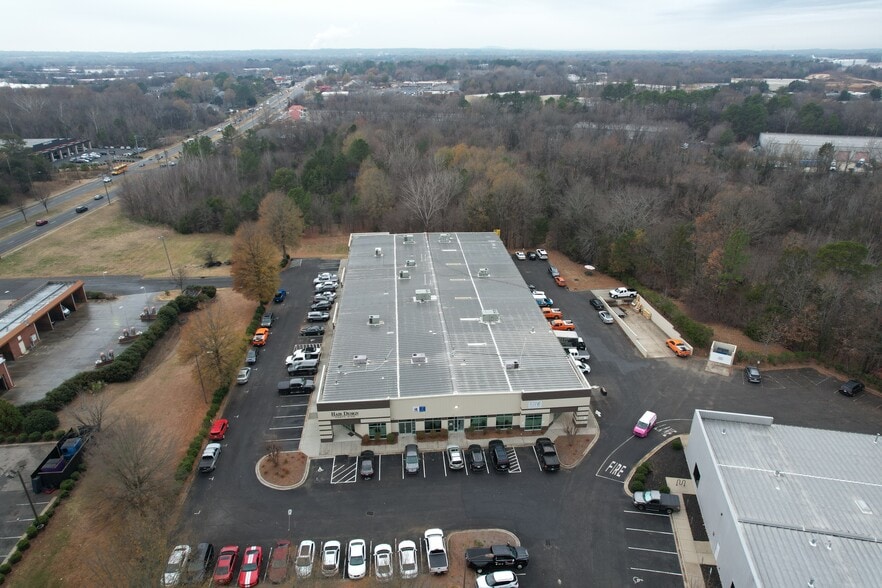 More Photos Of 13331 York Center Dr, Charlotte Light Distribution For Sale