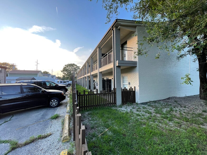 More Photos Of 124 W Chestnut St, Jeffersonville Apartments For Sale