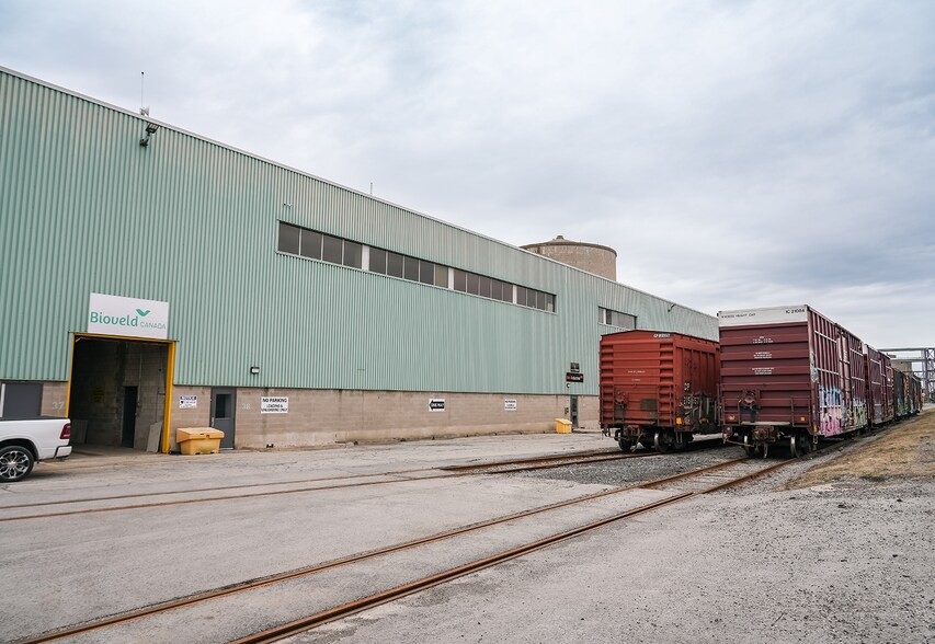 Primary Photo Of 3363 Davis Rd, Thorold Warehouse For Lease
