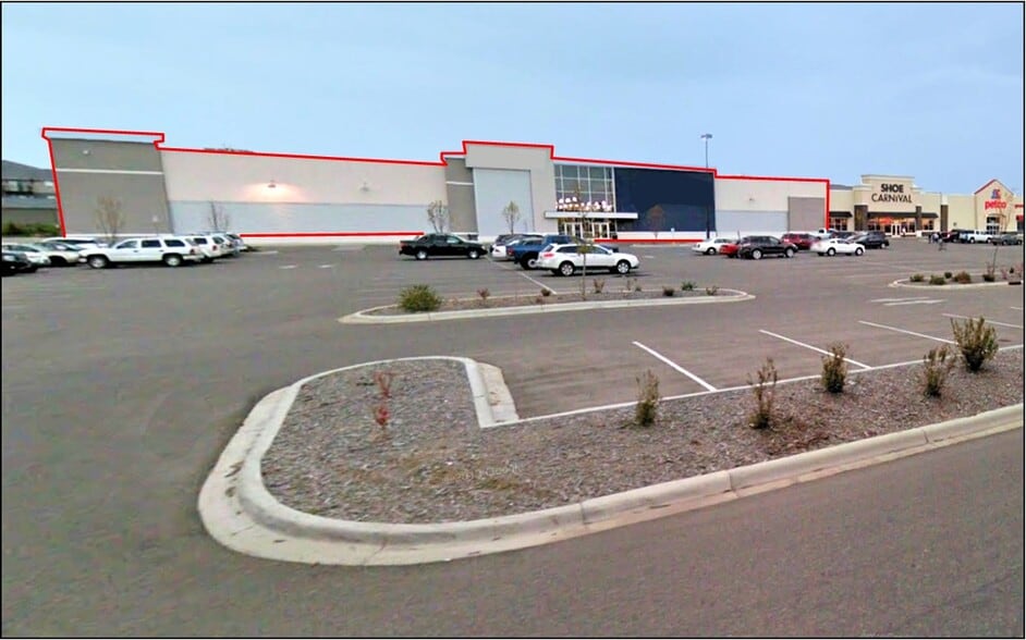 More Photos Of 3208-3220 16th St SW, Minot Freestanding For Lease