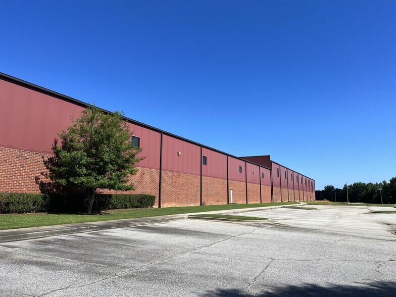 More Photos Of 1 Evercare Way, Waynesboro Warehouse For Sale