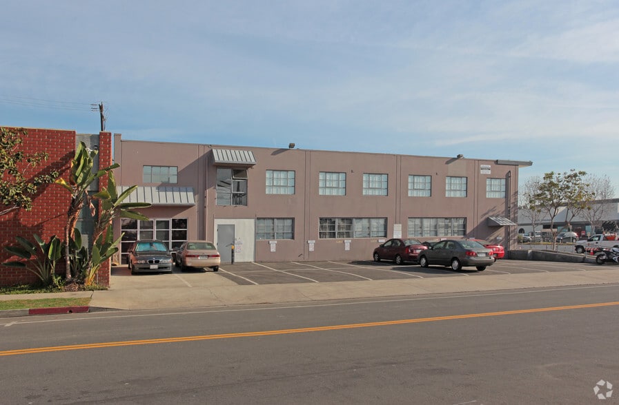 More Photos Of 903 Colorado Ave, Santa Monica Light Distribution For Sale