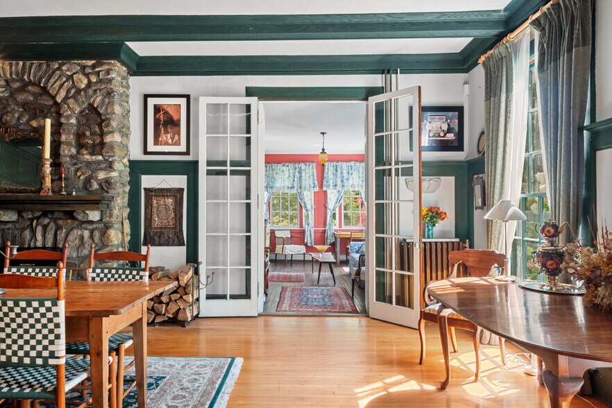 More Photos Of 535 Main Rd, Monterey Specialty For Sale