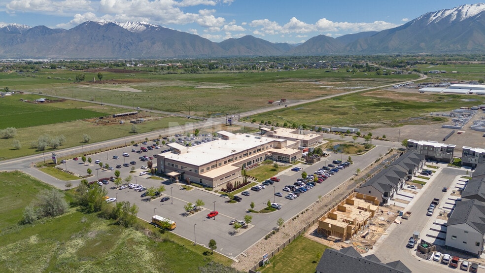 More Photos Of 555 W State Road 164, Salem Medical For Lease