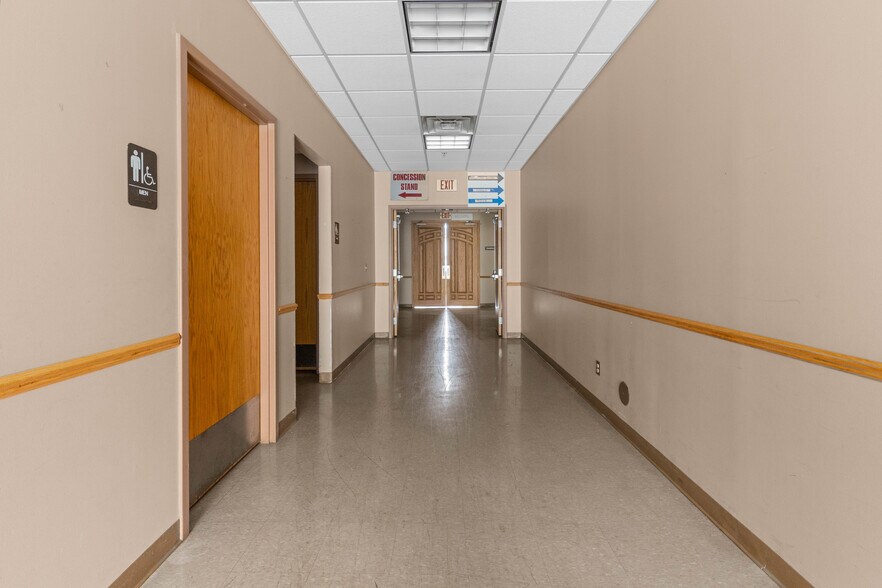 More Photos Of 266 Antoine St, Wyandotte Religious Facility For Lease