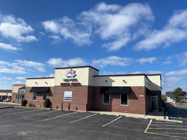 More Photos Of 6010 S Cass Ave, Westmont Restaurant For Sale