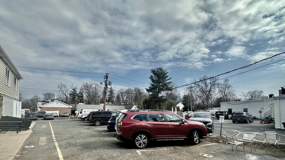 More Photos Of 202 Sound Beach Ave, Old Greenwich General Retail For Lease