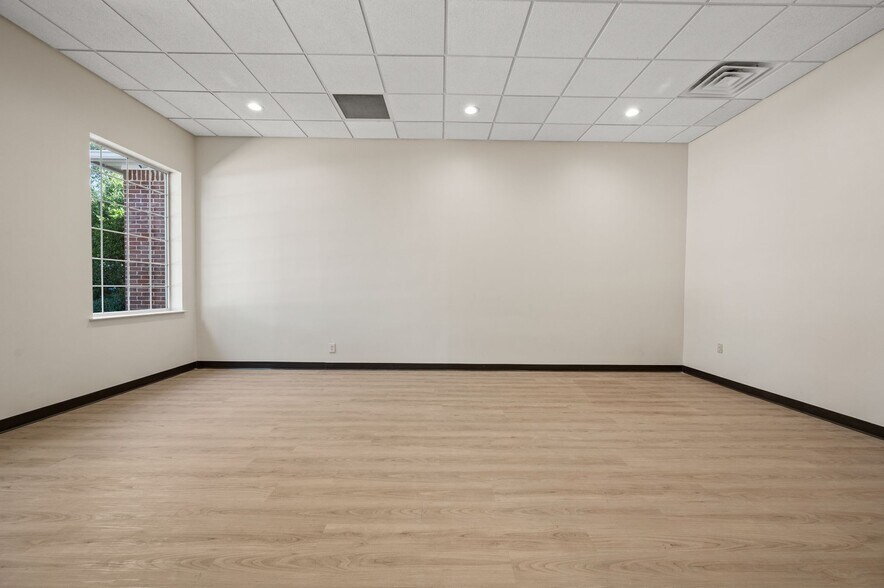 More Photos Of 5708 Colleyville Blvd, Colleyville Medical For Lease