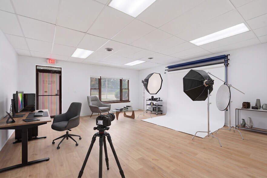 More Photos Of 23589-23593 Van Born Rd, Taylor Freestanding For Sale
