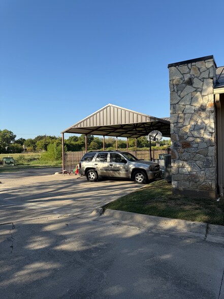 More Photos Of 1300 Fulton St, Denton Medical For Sale