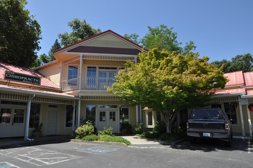 More Photos Of 18687 Main St, Groveland Storefront For Lease