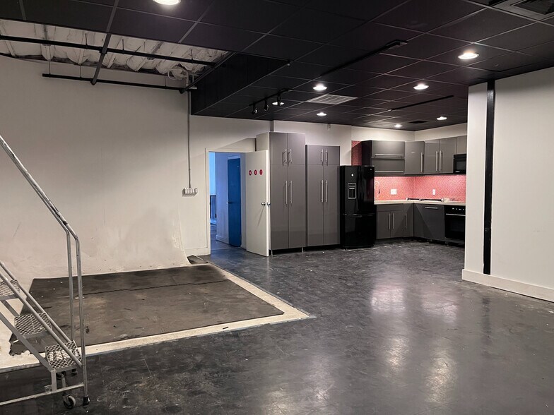 More Photos Of 1239 N High St, Columbus Storefront Retail Office For Sale