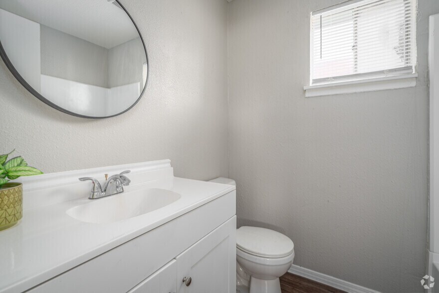 More Photos Of 5716 Pickfair St, Houston Apartments For Sale