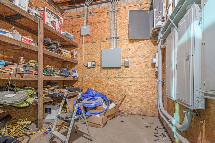 More Photos Of 10415 Fenkell St, Detroit Freestanding For Sale