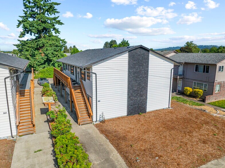 More Photos Of 947 7th Ave, Longview Apartments For Sale