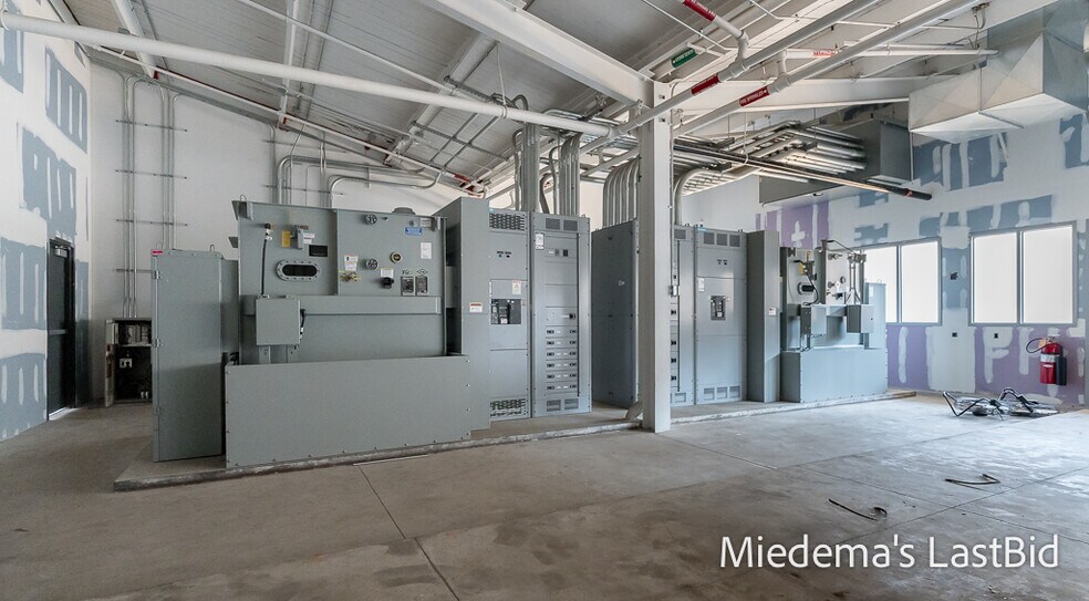 More Photos Of 1305 S Cedar St, Lansing Warehouse For Sale