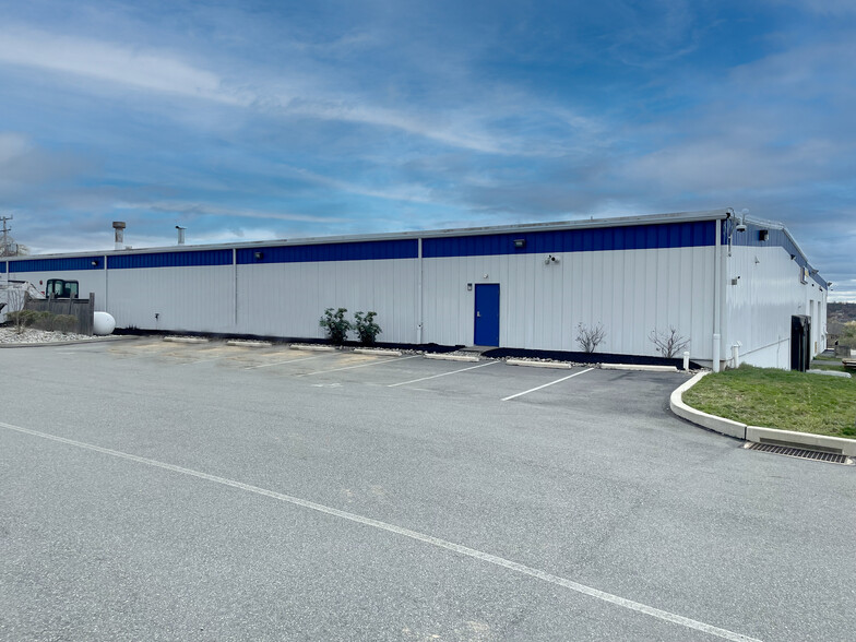 Primary Photo Of 632 Grammes Rd, Allentown Warehouse For Lease