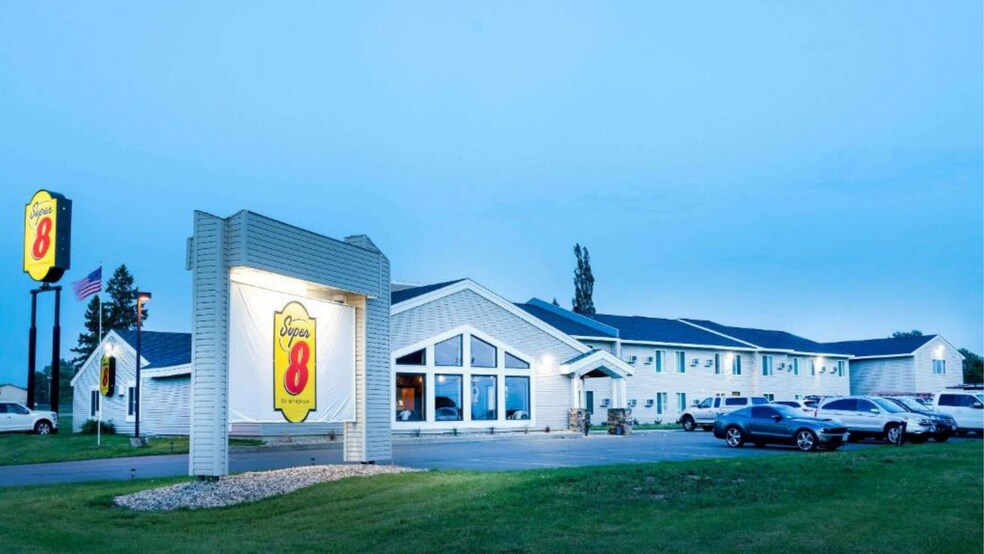 Primary Photo Of 340 County Road 21 S, Glenwood Hotel For Sale