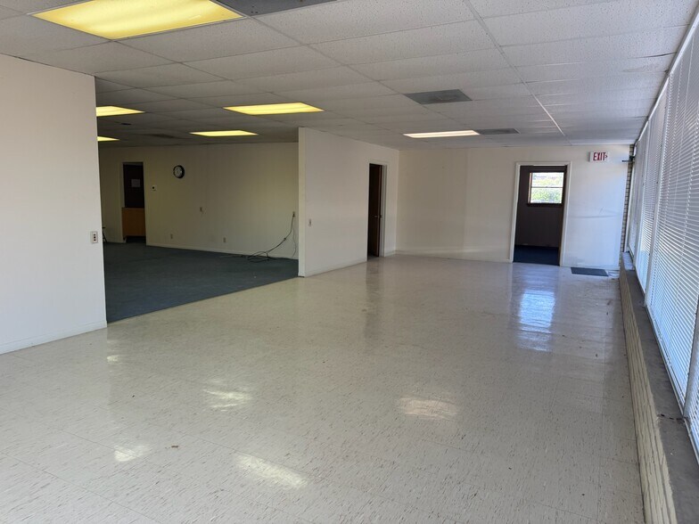 More Photos Of 107 S Lee St, Fredericksburg Flex For Lease