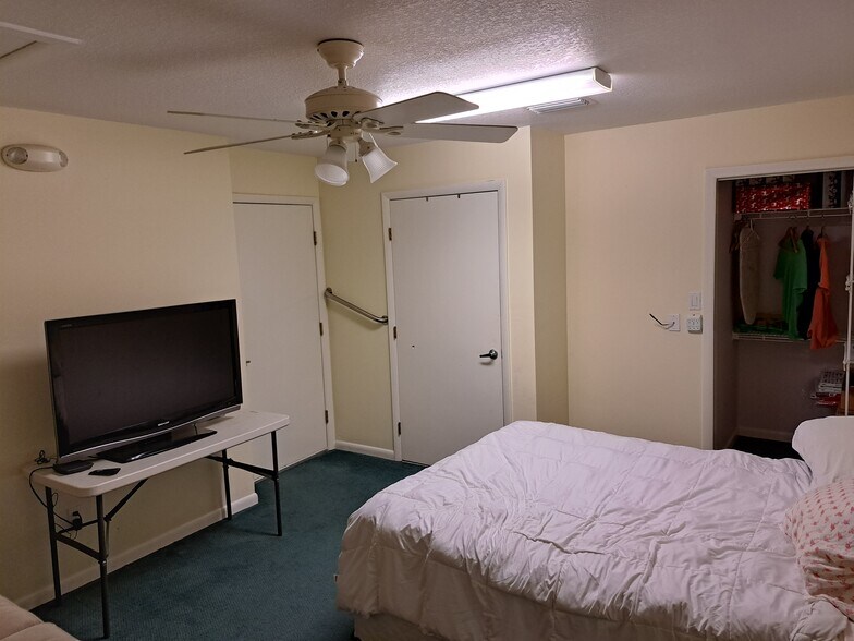 More Photos Of 905 W Ventura Ave, Clewiston Medical For Sale