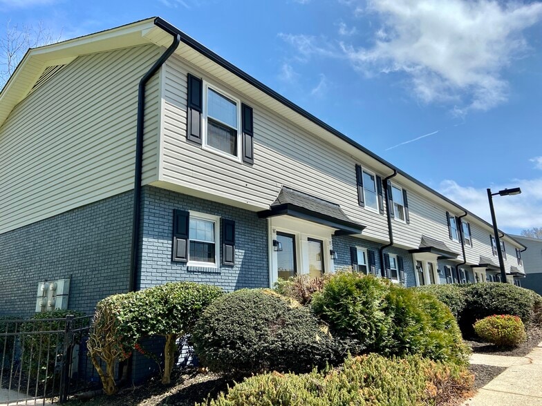 More Photos Of 1127 Rutherford Rd, Greenville Apartments For Sale
