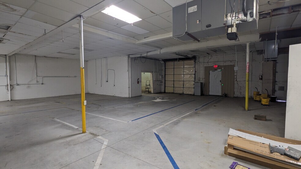 More Photos Of 2952 N Arkansas Ave, Wichita Warehouse For Lease