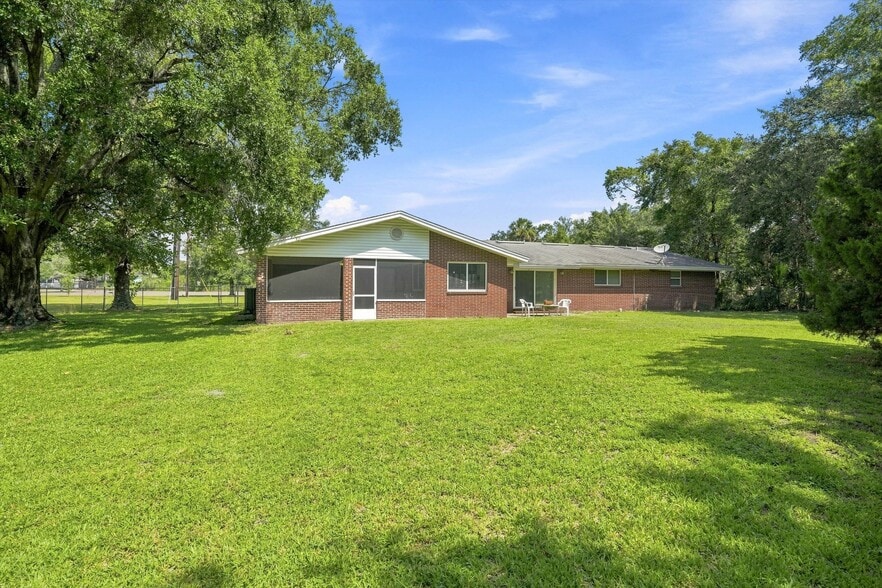 More Photos Of 7602 Kenya St, Jacksonville Specialty For Sale