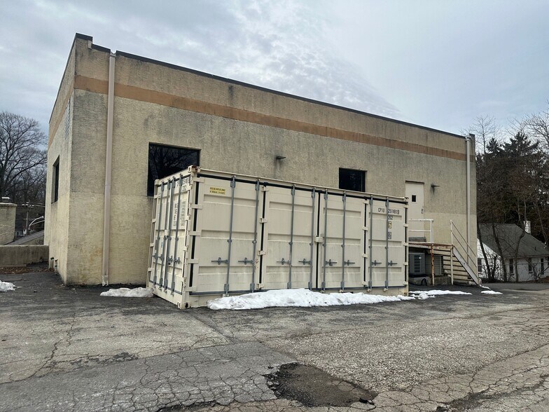 More Photos Of 2 N Lakeside Ave, Berwyn Office For Lease