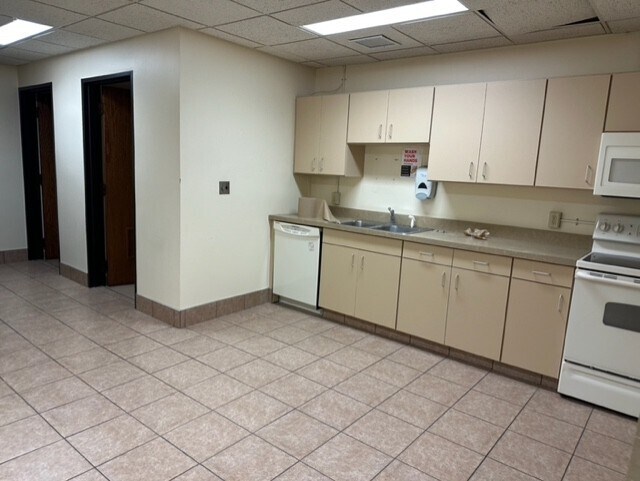 More Photos Of 200 E North St, Crown Point Office For Lease