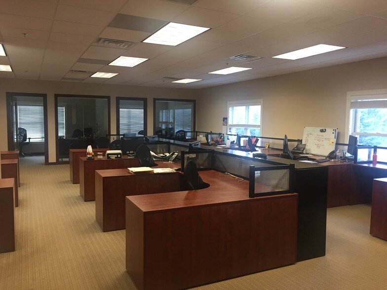 More Photos Of 1421-1431 McHenry Rd, Buffalo Grove Office For Sale