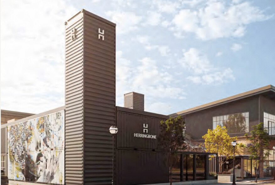 More Photos Of 319 S 4th, Waco Restaurant For Lease