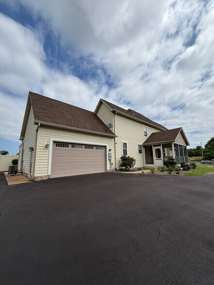 More Photos Of 28795 Old Village rd, Mechanicsville Specialty For Lease