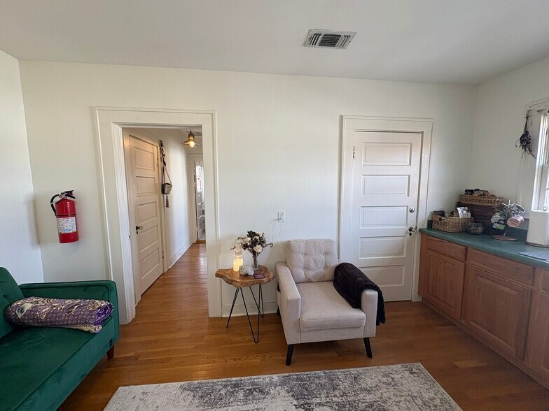 More Photos Of 106 S Church St, McKinney Loft Creative Space For Lease