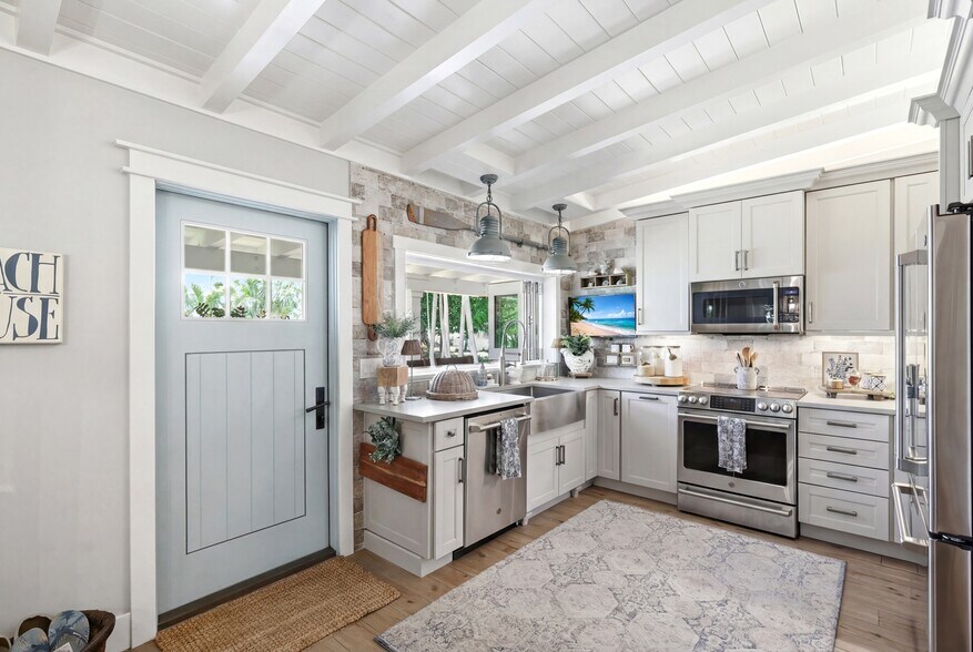 More Photos Of 840 Myrtle Ter, Naples Freestanding For Sale