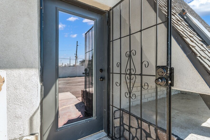 More Photos Of 2550 Fremont St, Las Vegas Auto Dealership For Sale