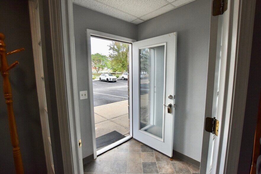 More Photos Of 9313-9333 N Haggerty Rd, Plymouth Office For Lease