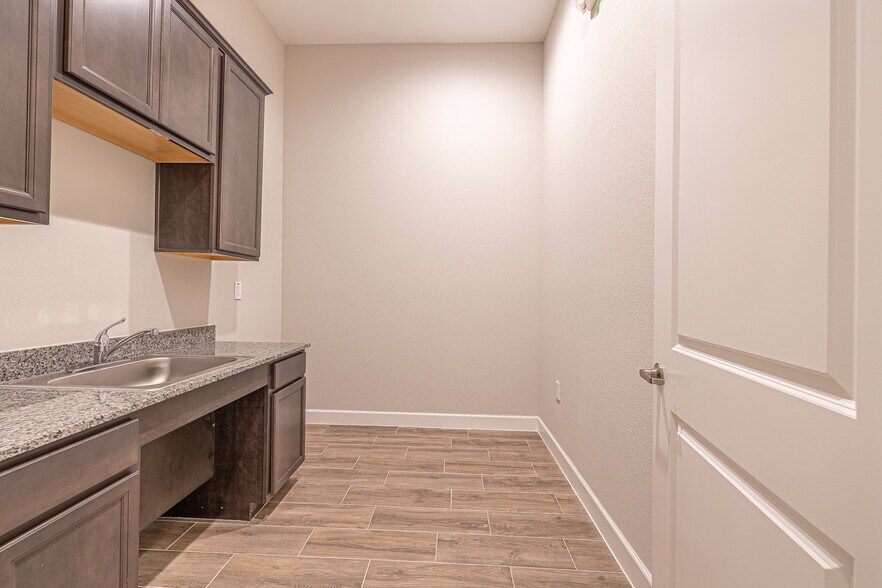 More Photos Of 4220 Cartwright Rd, Missouri City Medical For Sale