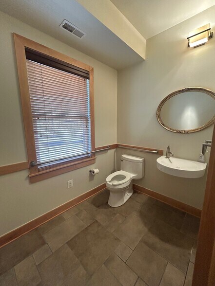 More Photos Of 7520 Main St, Sykesville Office For Lease