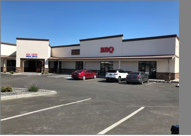 More Photos Of 900 13th Ave SW, Quincy Storefront Retail Office For Lease