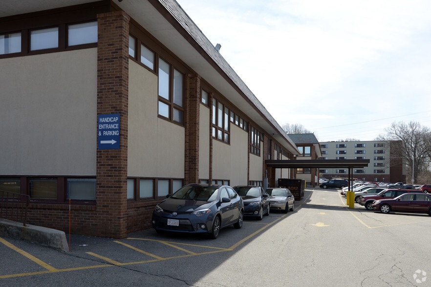 More Photos Of 333 School St, Pawtucket Medical For Lease