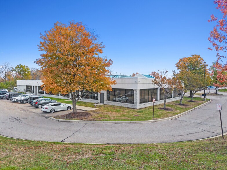 More Photos Of 48150 Grand River Ave, Novi Office For Sale