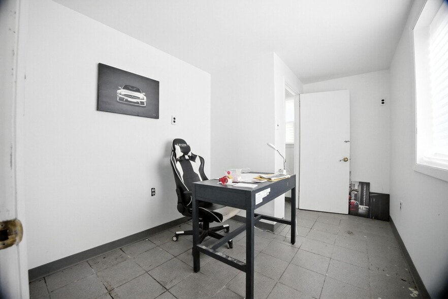 More Photos Of 83 Limekiln Pike, Glenside Storefront Retail Residential For Sale